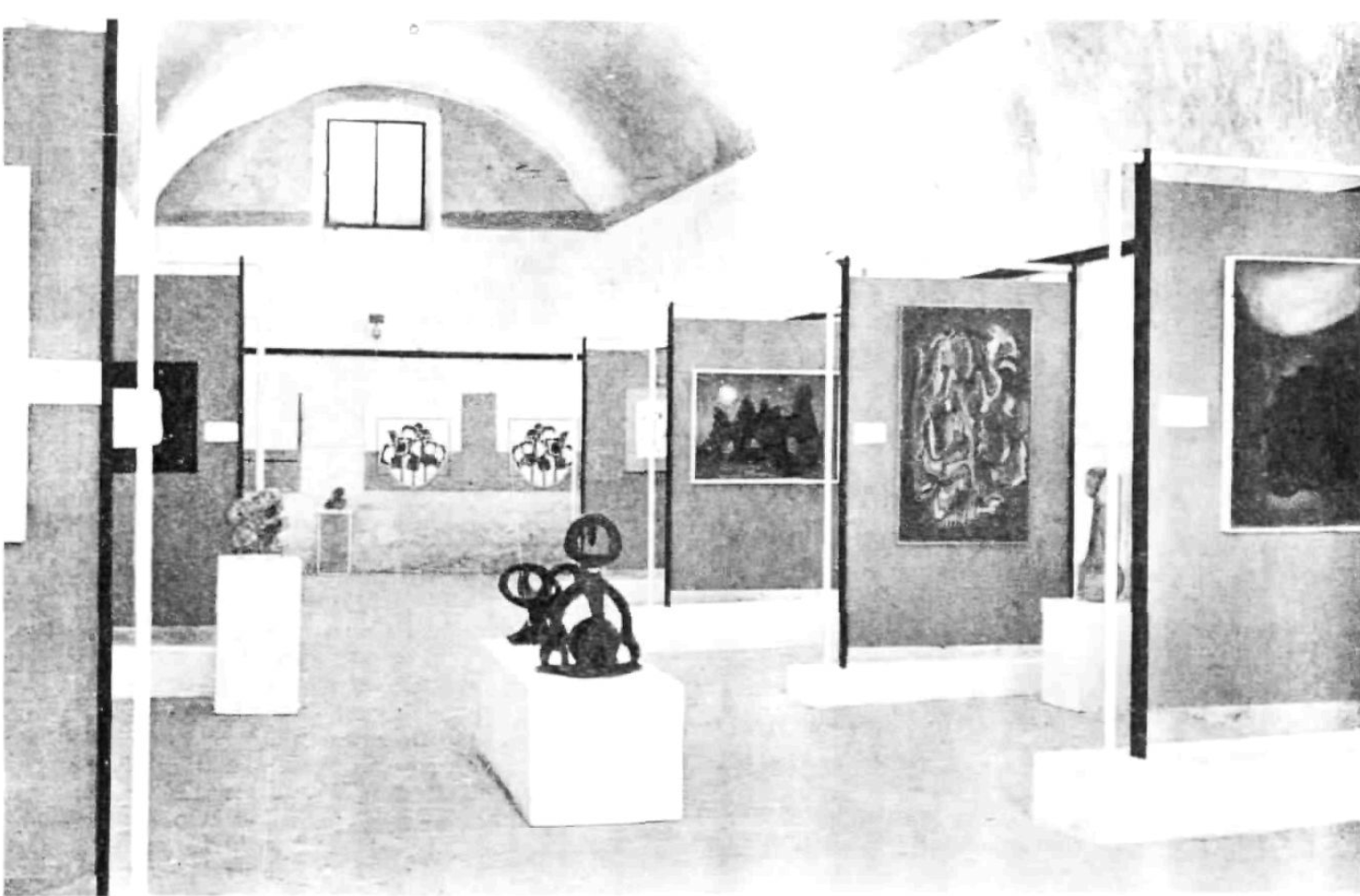 Aspecte d'una de les sales de la V Biennal Internacional d'Art d'Eivissa.