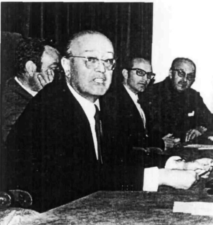 Un moment de la dissertació de Josep Maria Llompart en la presentació de la revista EIVISSA.