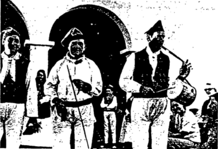 Castanyoles, espasi, flaüta i tambor, instruments de la música eivissenca.