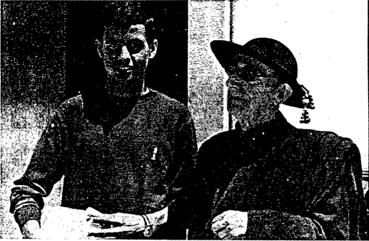 Isidor Macabich amb el seu fillol, autor d'aquest treball, devers l'any 64.
