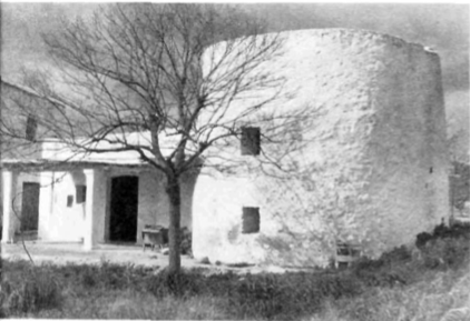 Torre de s'Hort d'En Palerm. Exemple de torre incorporada a la casa.
