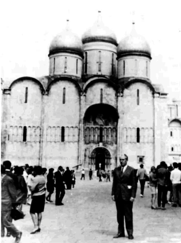 Marià Villangómez turista al Kremlin (Moscou), l'estiu de 1969.
