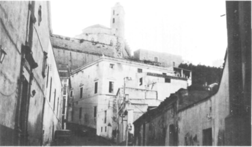 Les comunitats religioses depenien econòmicament, en bona part, de les salines. Alguns dels seus jerarques eren fins i tot comerciants en sal.