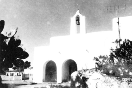 Imatge de l'església blanca de Santa Agnès
