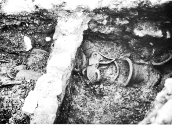 El nivell de les àmfores o nivell 4 de la cala III, tal com va ser trobat.