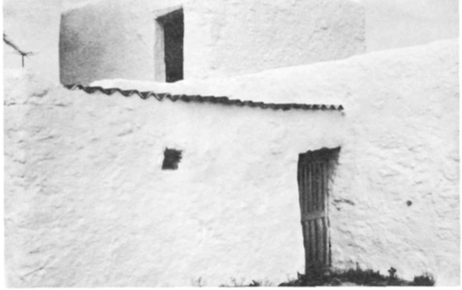 Una casa pagesa a l'entrada del poble.