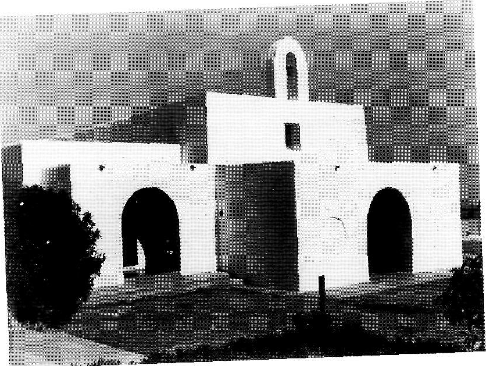 Mare de Déu del Pilar. Vénda de l'Església. (Foto: J. Marí Cardona.)