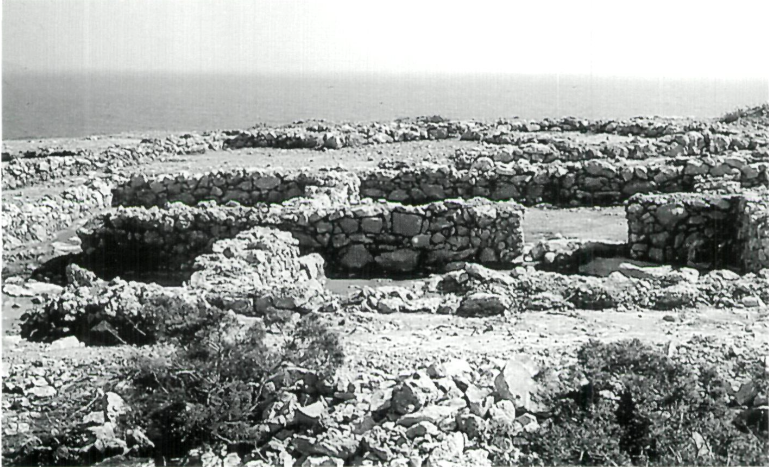 Establiment de can Corda (es Cubells). Habitació que conserva un tros de paret referida.