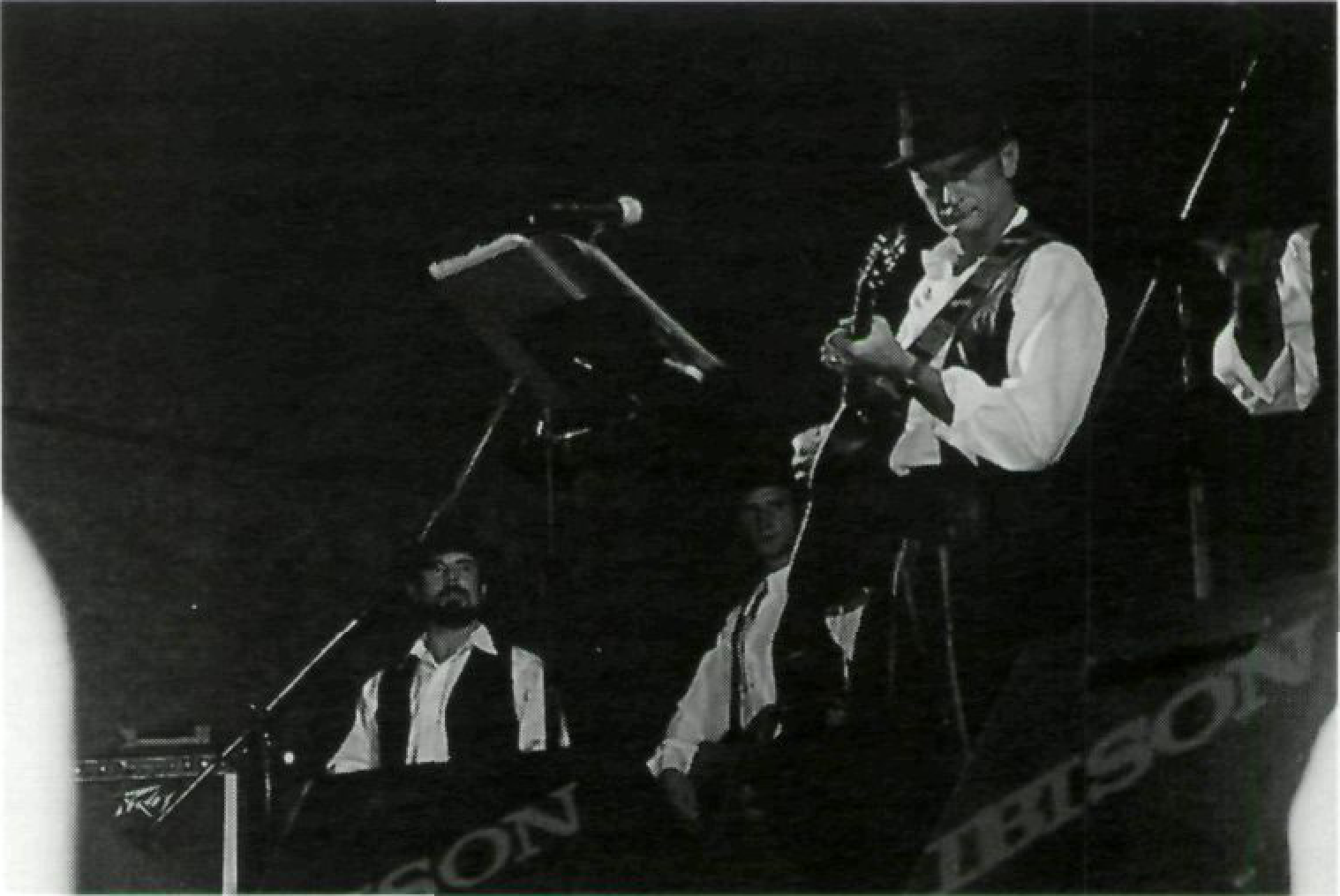 ...el que importa és la música, fer-ne, escoltar-la, parlar-ne també... (Foto: Vicent Ribas "Trull".)