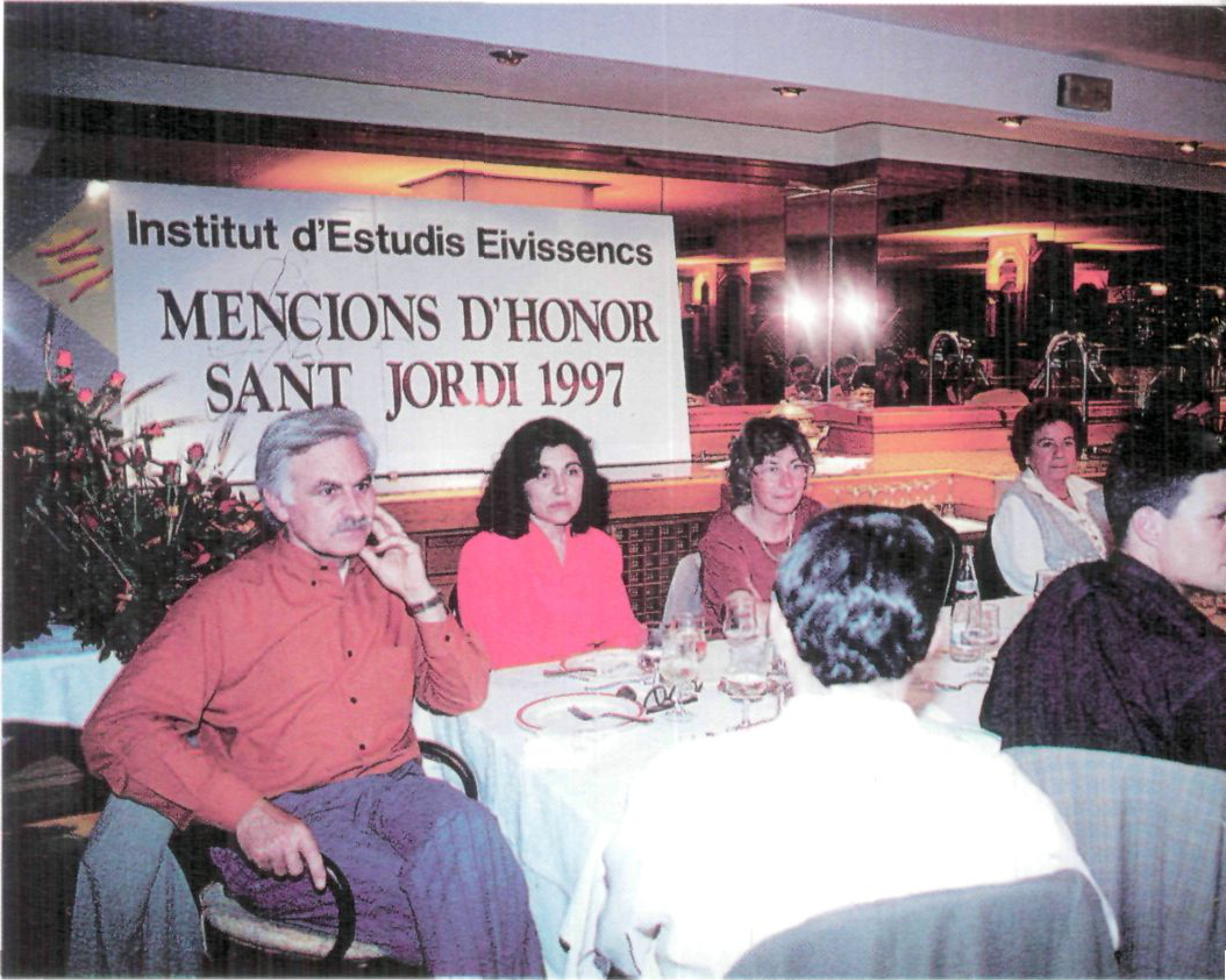 Comensals al sopar de les Mencions d'Honor Sant Jordi 1997
