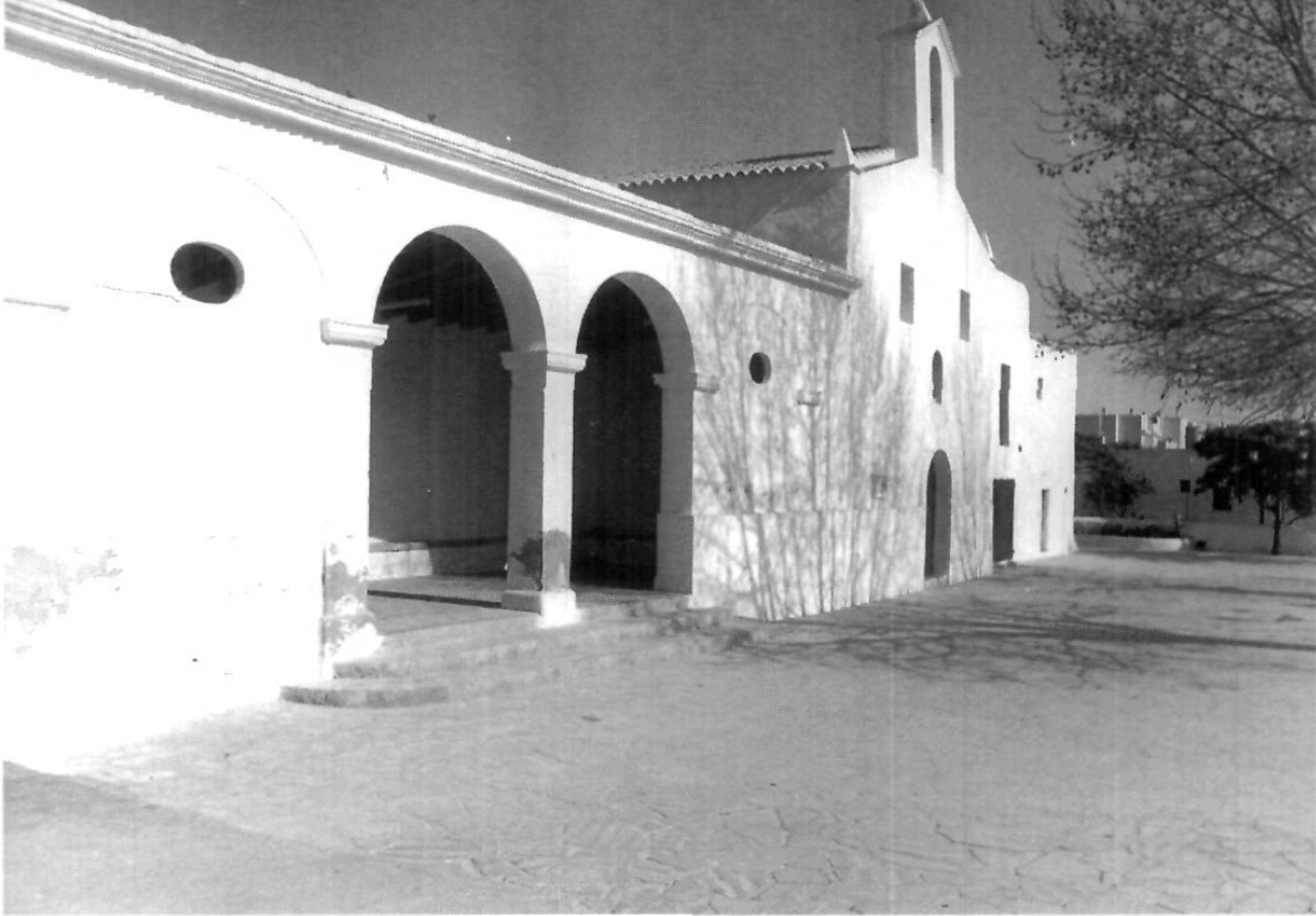L'església de Jesús, poble on se celebrà la festa de la Nit de Sant Joan 1998. (Foto: Felip Cirer.)