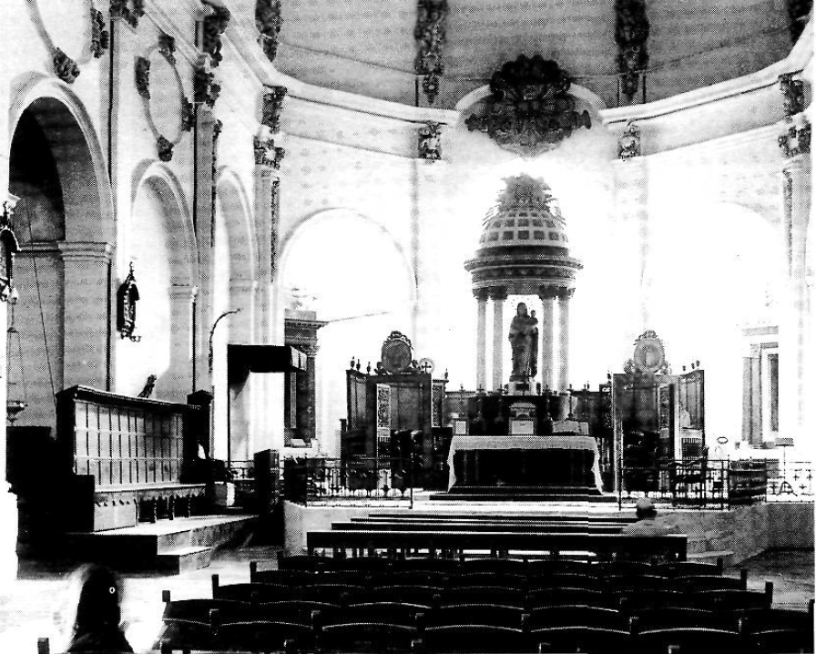 Interior de la Catedral devers els anys 30. (Font: Arxiu Mas.)