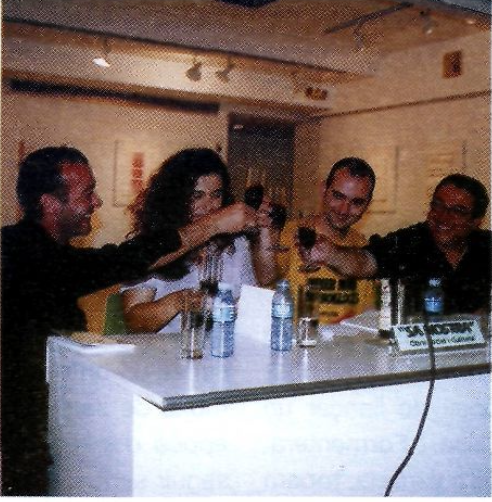 Pau Sarradell, Pilar Costa, Manel Marí i Marià Torres: un brindis per la poesia.