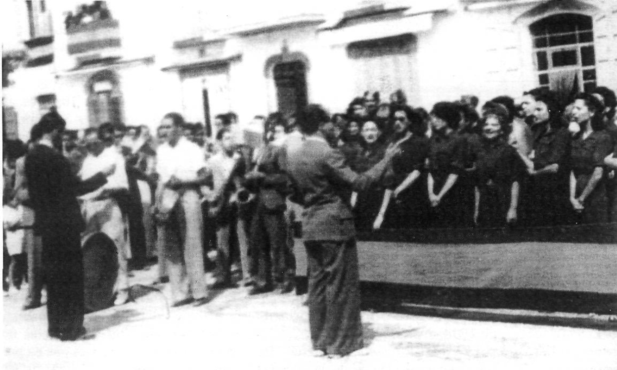 El cor d'Educación y Descanso a Vara de Rey. Any 1944. (Foto: col·lecció Joan Antoni Torres.)