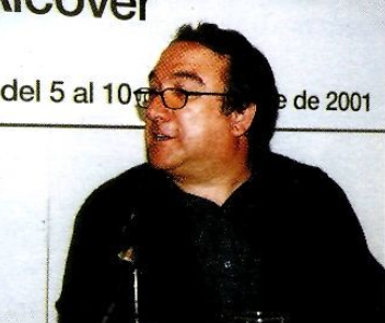 5/11/01. En la primera conferència del XXVII Curs Eivissenc de Cultura, que es va fer durant la setmana del 5 al 9 de novembre, Marià Torres va parlar del romanista alemany Walter Spelbrinck, un dels primers estrangers que van estudiar, a Eivissa, la llengua catalana. La conferència es va titular Walter Spelbrinck: Investigació filològica. (Foto: Vicent Ribas 'Trull'.)