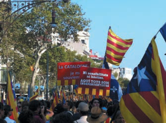 Una imatge de la històrica manifestació de l'11 de setembre de 2012, a Barcelona, amb el lema <<Catalunya, nou estat d'Europa» (fotografia: Laura Ribes i Martínez).