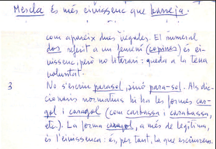 Detall de les correccions manuscrites, mostrant la cal·ligrafia i les anotacions.
