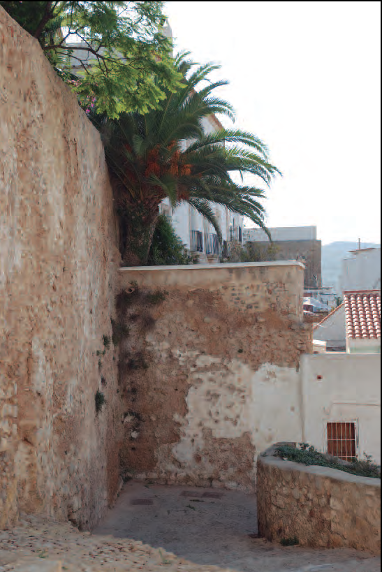 En el Llibre de clavaria de 1373-1374 consten els comptes de la despesa feta en la reparació d'un tram de la murada que s'havia desprès i caigut al raval, concretament a la portella de Nicolau Ferrer (foto: Antoni Ferrer Abárzuza).