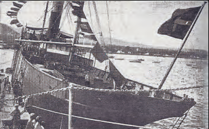 El Nautik remolcat al port d'Eivissa