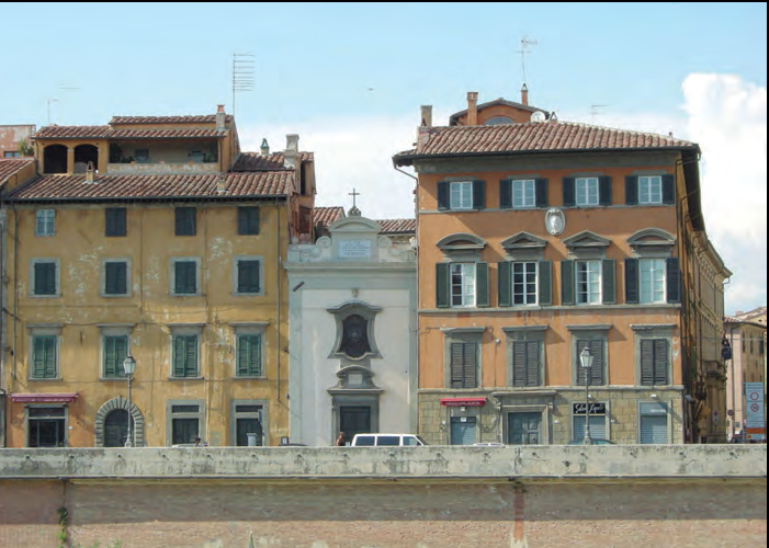 Vista general de la Porta Aurea, Pisa, avui situada a la façana de l'església de Santa Maria dei Galleti, on hi ha una inscripció que commemora la croada pisana i esmenta el nom d'Eivissa (Ebus).
