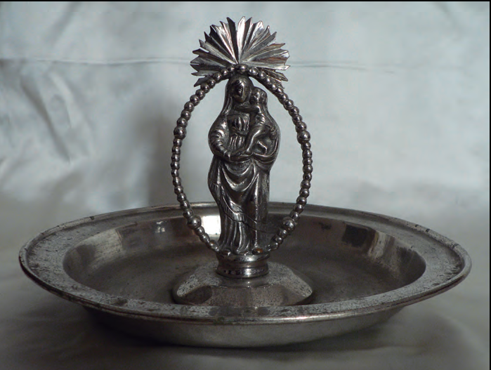 Bací d'aram platejat (s. XVIII) de la confraria del Roser del Convent de Sant Vicent Ferrer i Sant Jaume d'Eivissa.