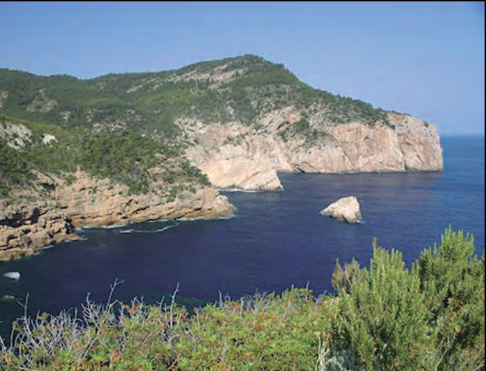 Vista del penya-segat i el mar