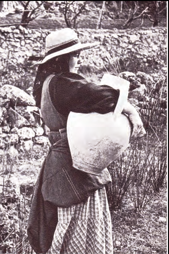 Maria Guasch Torres, de can Ric de Cala Llonga, la mare d'en Joan (arxiu familiar).