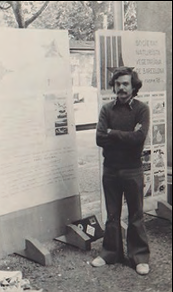 Ramon Marí Mayans a Olot, l'octubre de 1977, per la cloenda de l'àmbit de Salvaguarda del Patrimoni Natural del Congrés de Cultura Catalana (fotografia: arxiu Cristòfol Guerau d'Arellano i Tur).