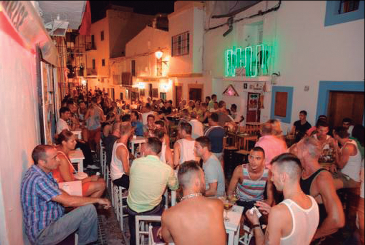 La vida nocturna és part essencial de l'atractiu turístic de les Pitiüses durant l'estiu (fotografia: El Periódico de Ibiza / Sergio G. Cañizares).
