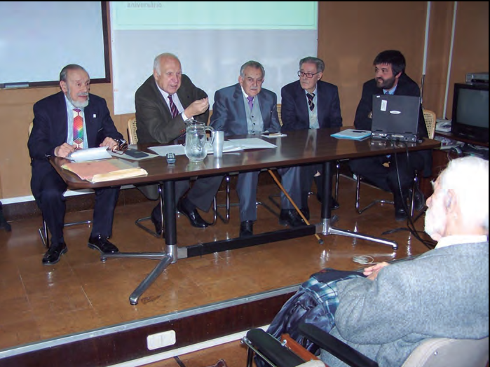 Lorenzo Plaza (primer per l'esquerra) durant la celebració del 40è aniversari del Comitè del Color, Madrid 19 de desembre de 2005.