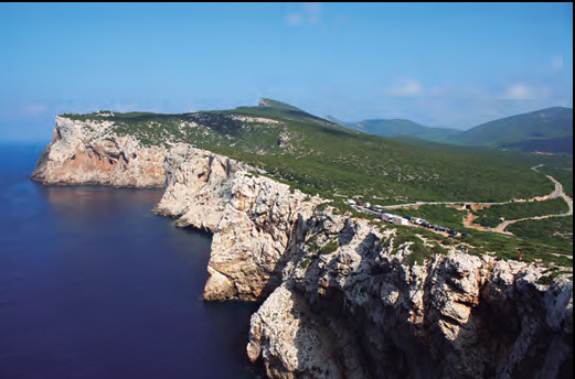 El cap de la Caça o Capo Caccia, que clou la badia de l'Alguer.