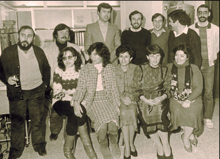 Plantilla de Radio Popular l'any 1983: Antoni Pedro, Pep Ribas, Jaume Ripoll, Joan Serra, José Manuel Piña, Joan Tur, Javier Durán, Misse García, Concha García Campoy, Montse Ferrer, Maria Costa i Maribel Torres. Arxiu de Misse García.