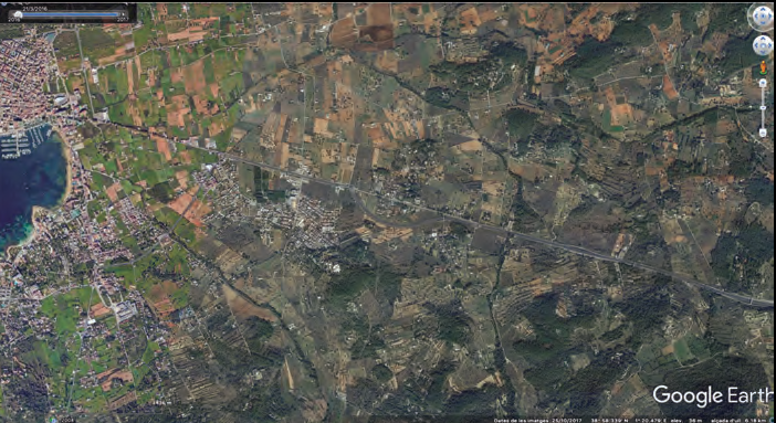 Una imatge de Google Earth: tot és ple de grans impactes ambientals que segueixen la construcció al medi natural.