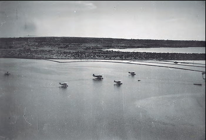 Base d'hidroavions de l'estany Pudent en una fotografia de 1937 (fotografia: Grup de Facebook Fotos Antigues de Formentera).