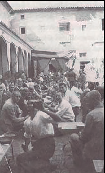 Fotografia 8. Resant a la presó.
