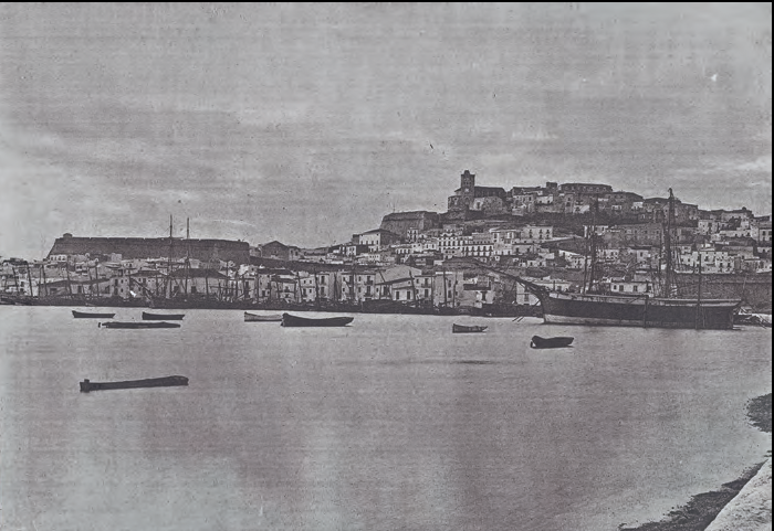 Vista general del port d'Eivissa cap a 1888 extreta del volum Islas Baleares, de la col·lecció España: sus monumentos y artes, su naturaleza e historia, obra de Pau Piferrer i Josep Maria Quadrado.