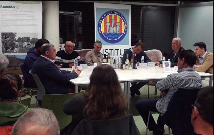 Vicent Marí, Pere Planells, Antoni Costa, Joan Lluís Joan, Juanjo Torres, Joan Riera i Òscar Molina (fotografia: Ferran Nogués i Tolnay).