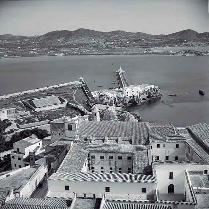 Part central de la badia d'Eivissa, 1960 (IEE, 215_B_14_sc_66_ng).