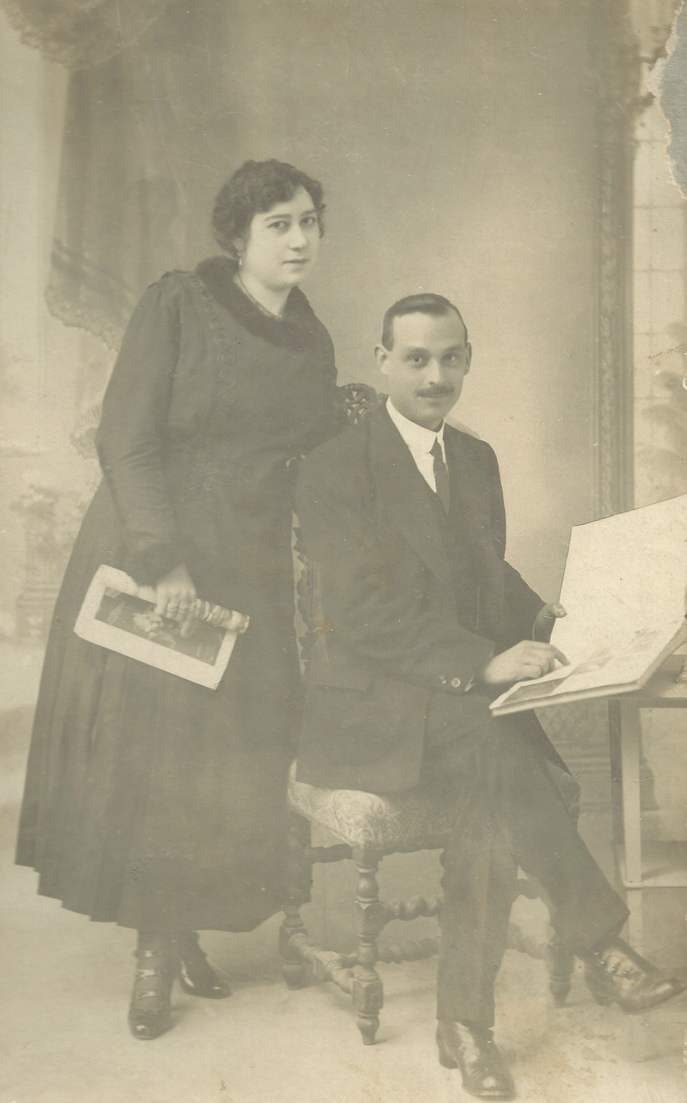 Foto de noces de Maria Torres Cardona i Joan Gómez Ripoll, el 1917.