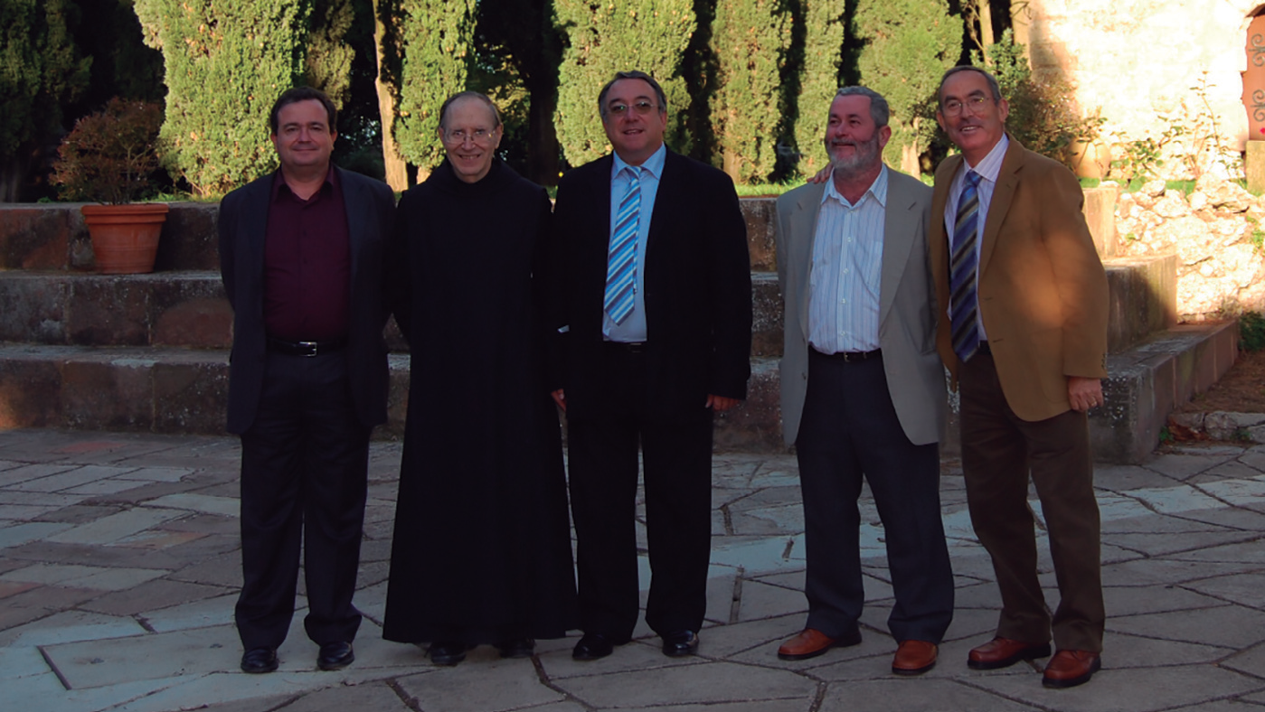 Visita protocol·lària a Montserrat. Bernat Joan, el pare Massot, Marià Torres, Miquel Costa i Marià Serra (arxiu Miquel Costa).