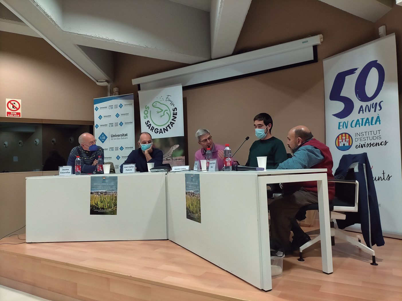 A la fotografia inferior, un moment de la taula redona, amb Jaume Estarellas, Joan Carles Palerm, Maurici Cuesta (moderador), Eneko Aspillaga i Antoni Pedro Marí.