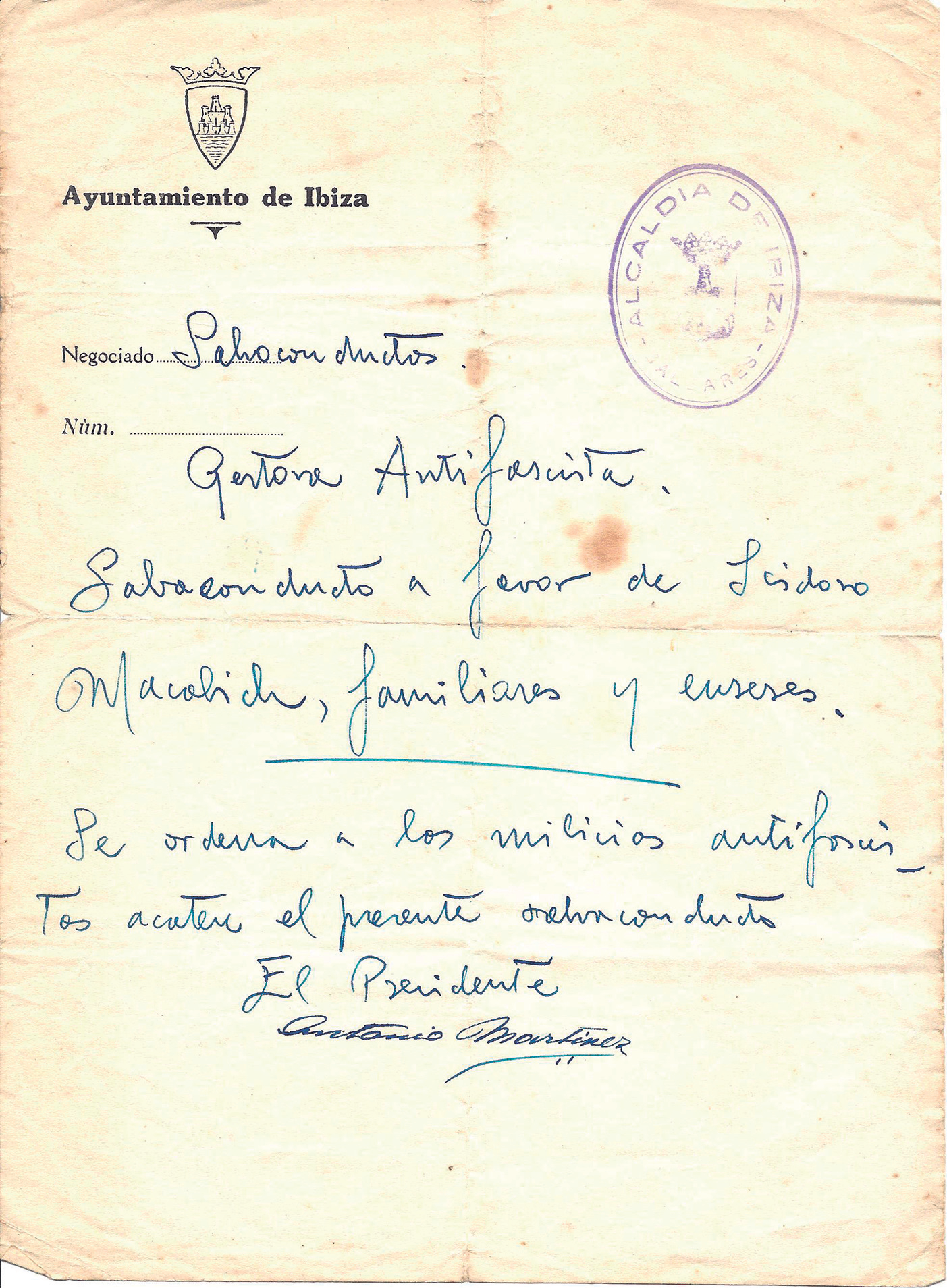A baix, salconduit de la Gestora Antifeixista a nom d'Isidor Macabich (arxiu Macabich).