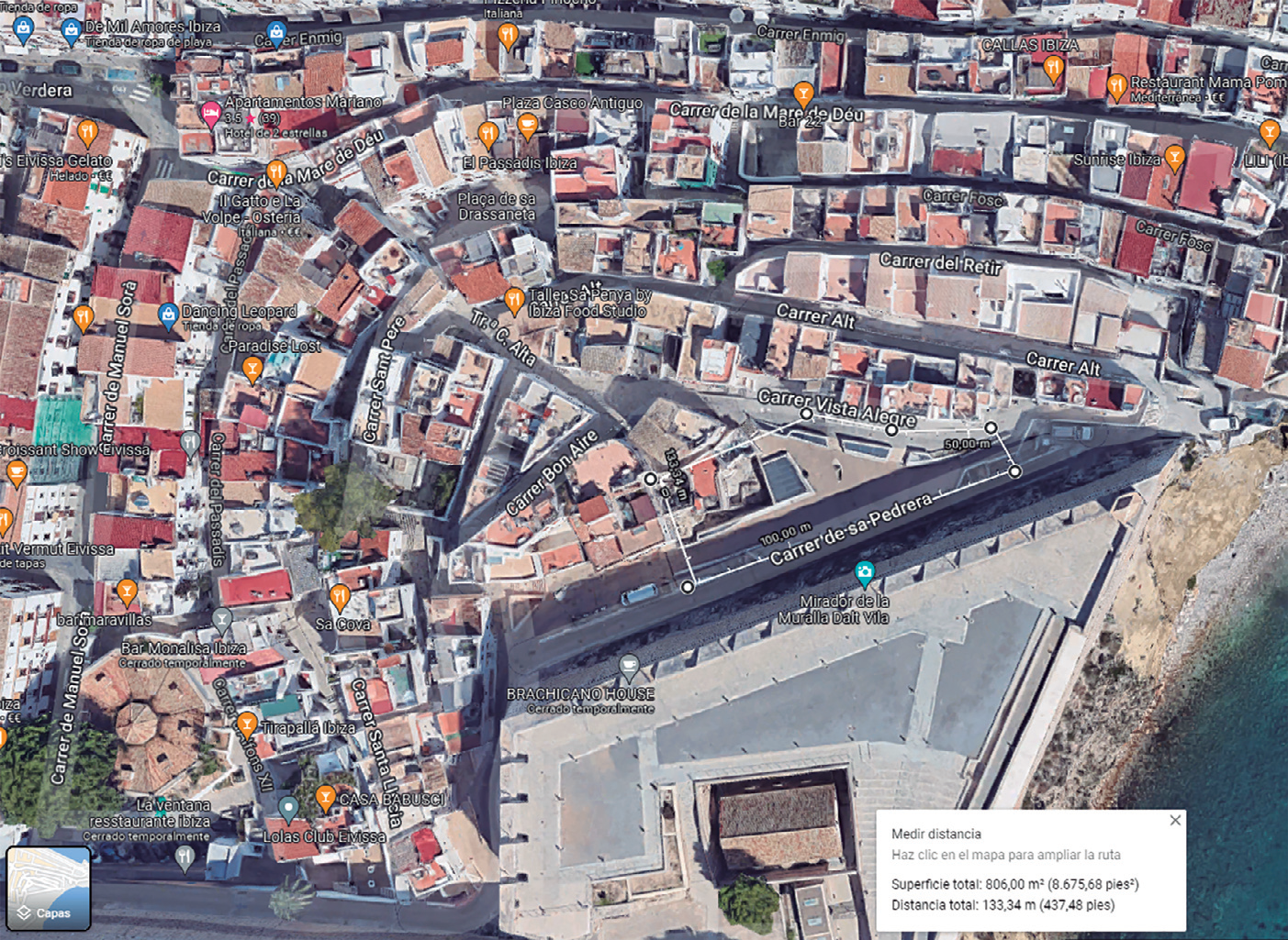 Mapa aeri de la zona del port d'Eivissa, amb una àrea delimitada en groc que indica la ubicació del futur CIHE.