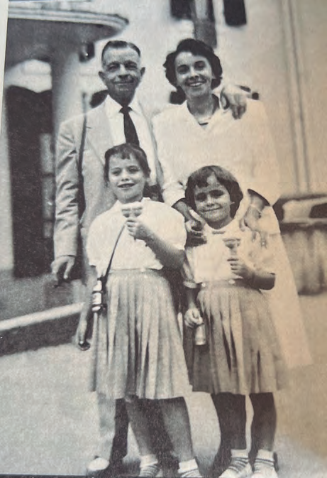 La família Juanola al complet, amb la dona i les dues filles, ja a Veneçuela.