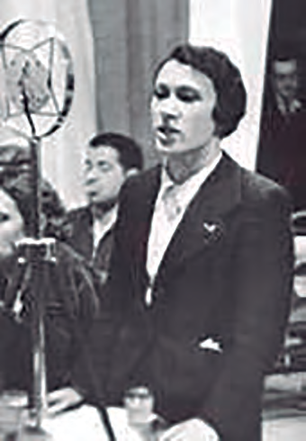 Reis Bertral (1908-1995), mestra, periodista i activista d'Estat Català, expedicionària a Eivissa, l'agost de 1936, parlant per ràdio.