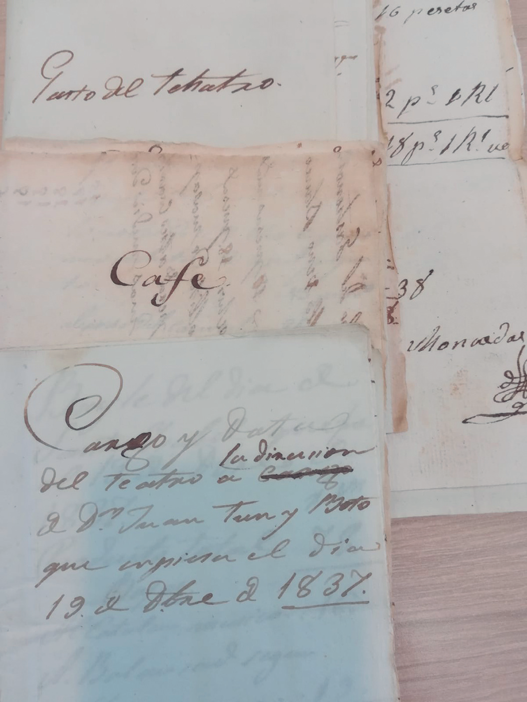 Documents manuscrits sobre les despeses del teatre i el cafè