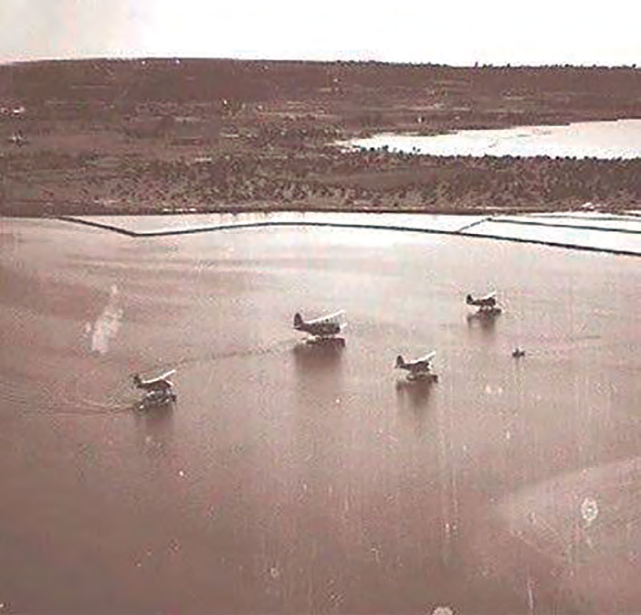 Hidroavions a l'estany Pudent de Formentera.