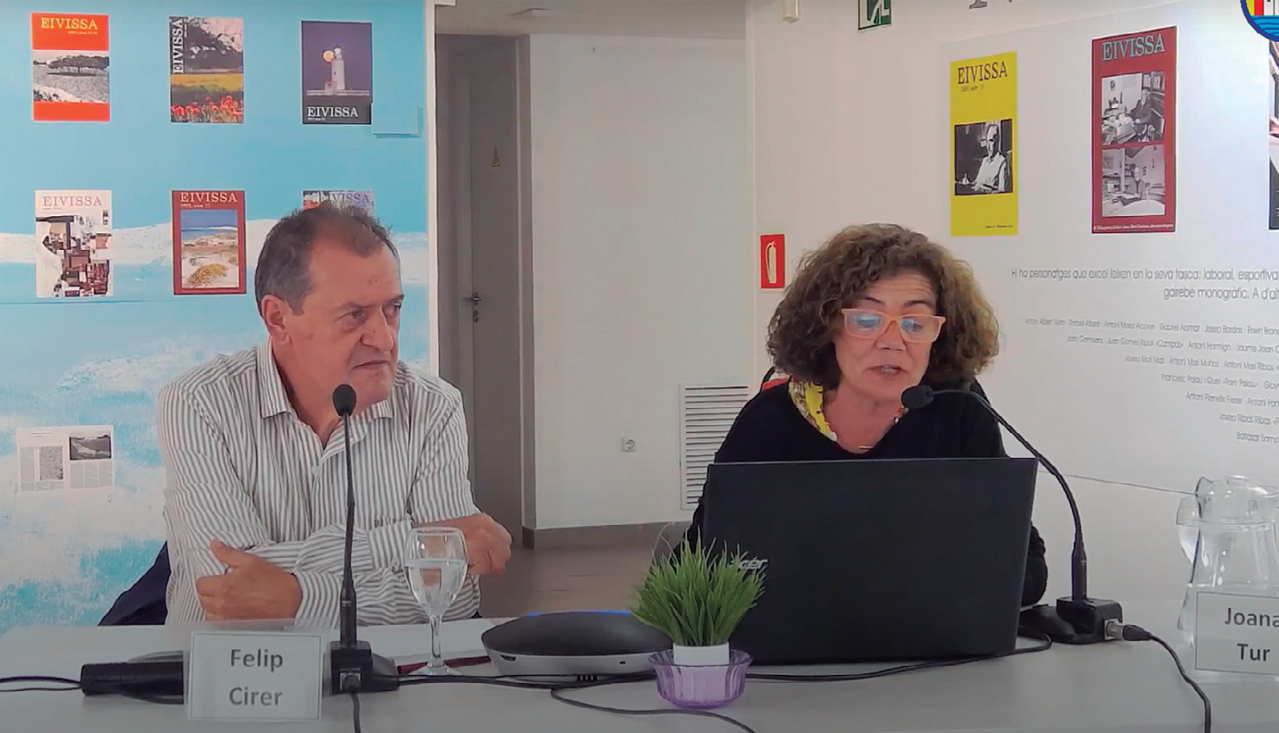 Felip Cirer, presentat per Joana Tur, va fer una detallada i prolixa explicació de l'activitat editorial a les Pitiüses des del seus inicis.